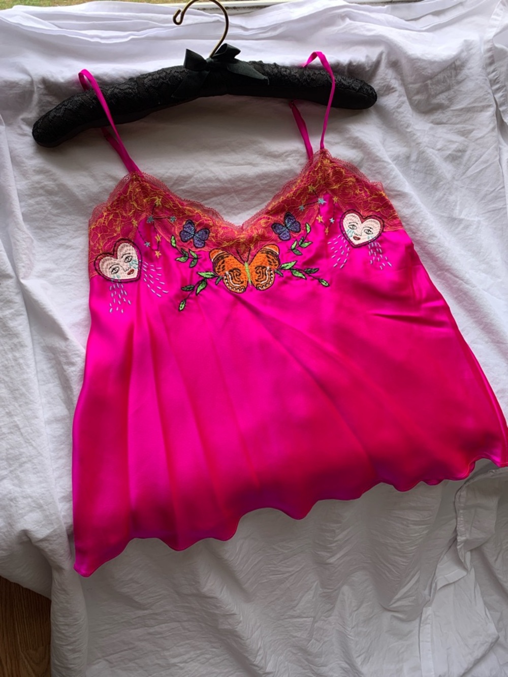100% silk sexy Boheme Hot Pink Embroidered Butterfly Camisole🦋☘️🌺